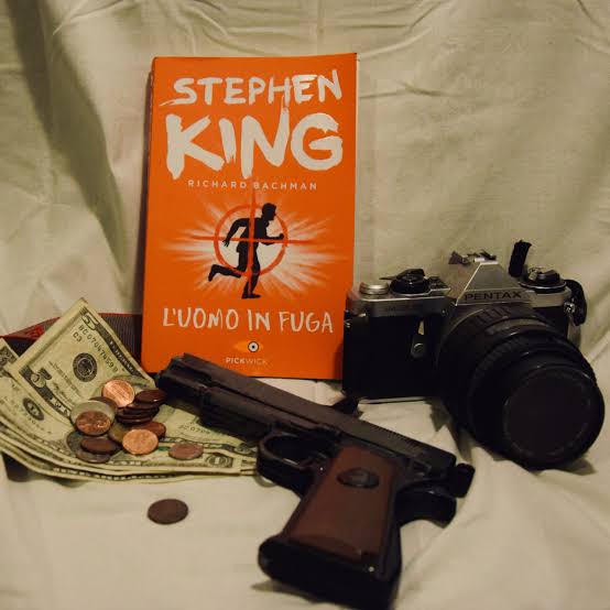 L’uomo in fuga di Stephen King (Richard Bachman): quando l’horror smette di urlare e inizia a osservarti